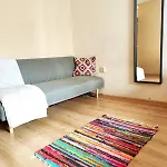 Orange Couch * فيليكو ترنوفو