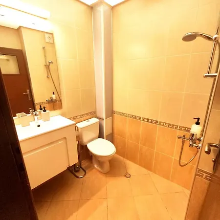 Orange Couch Apartmán