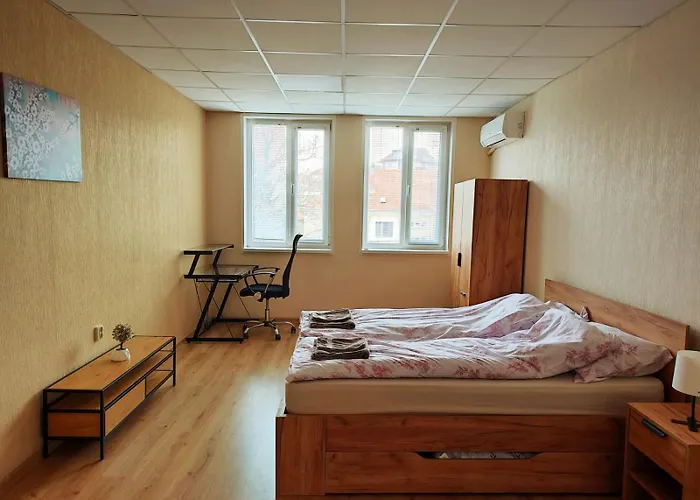 Orange Couch * Weliko Tarnowo