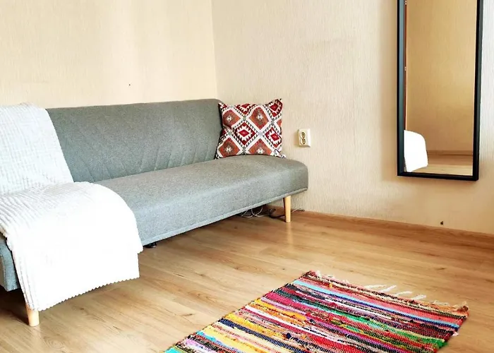 Orange Couch * ヴェリコ・タルノヴォ